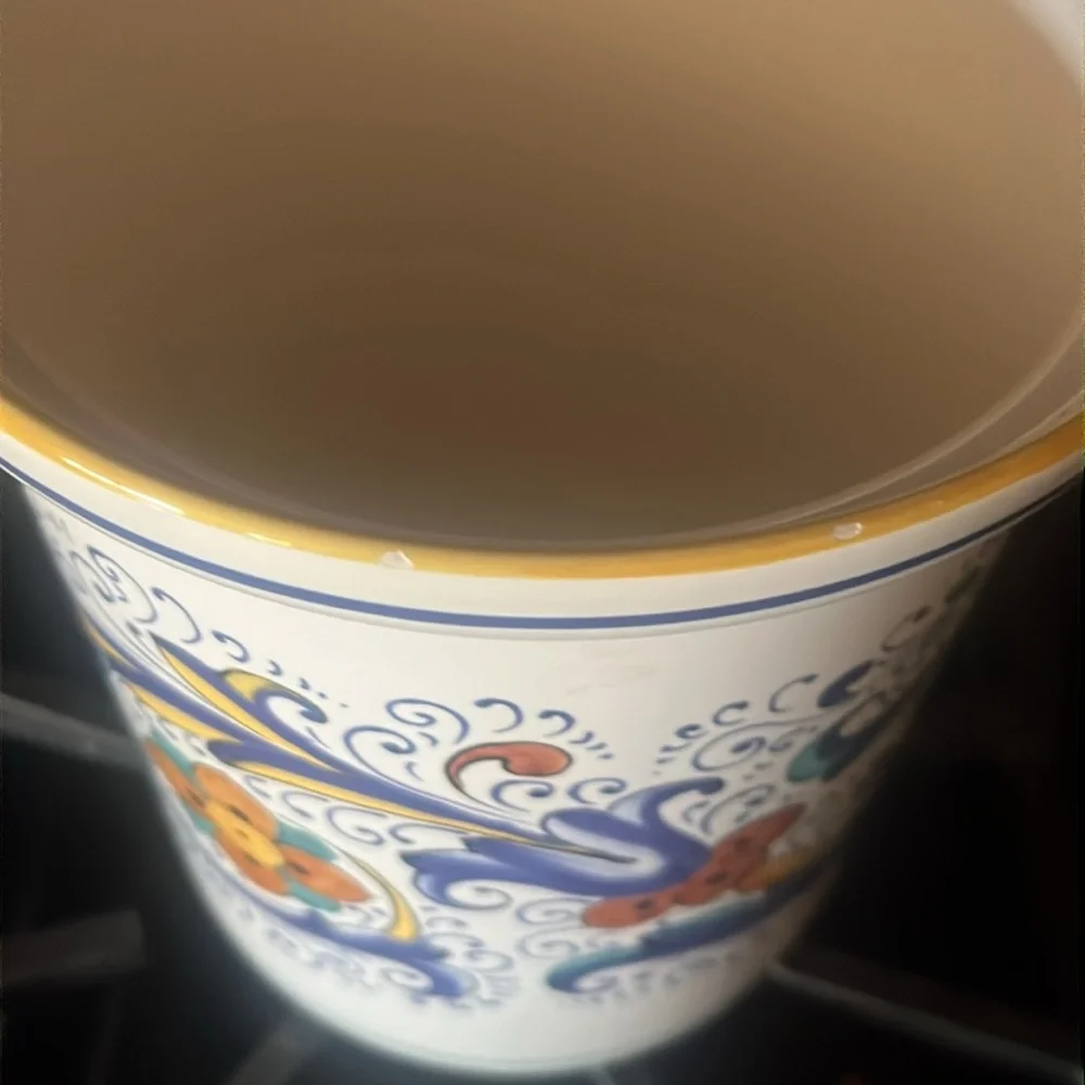 SUR LA TABLE Deruta ceramic made in Italy utensil holder.